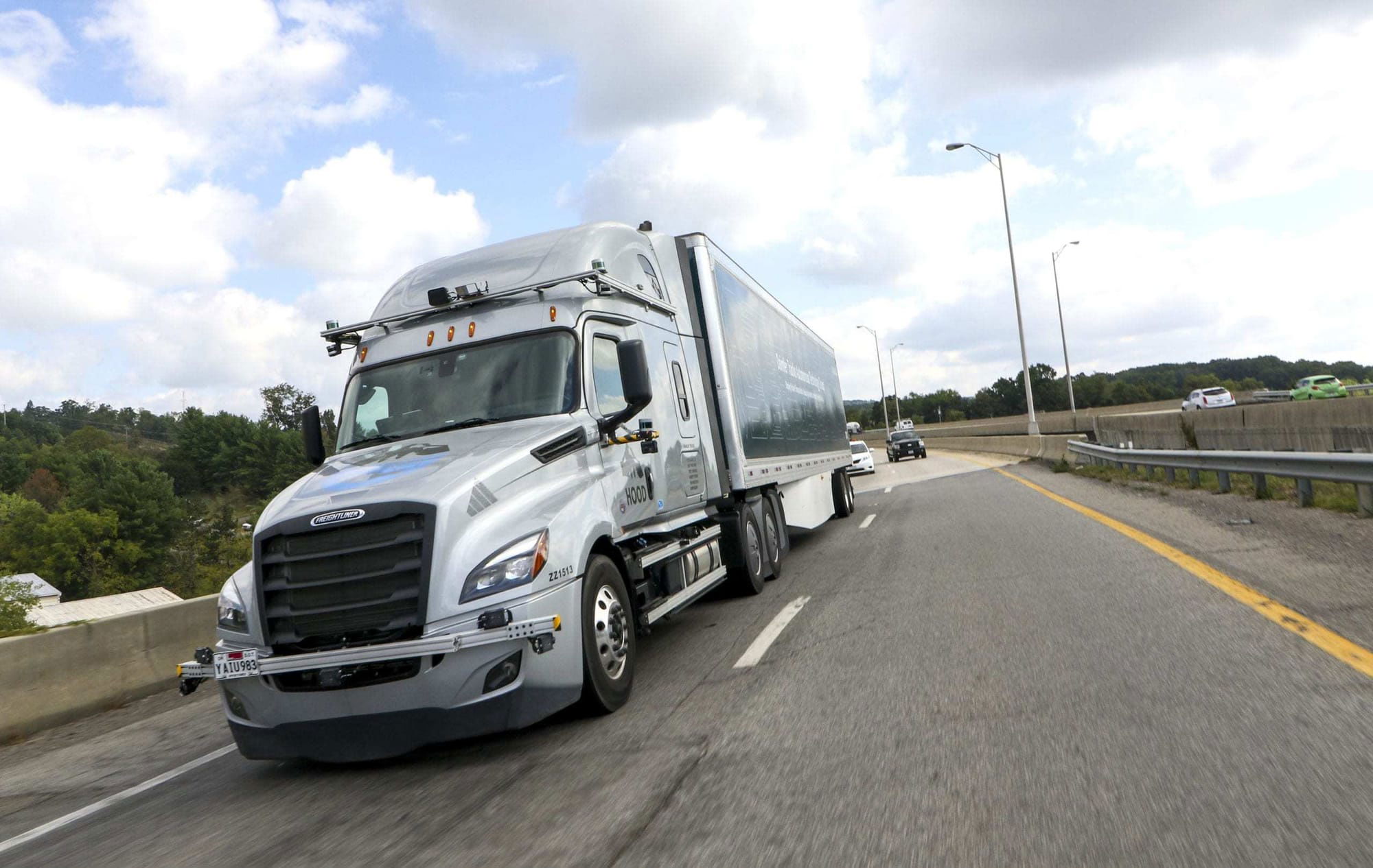 Daimler trucks begin self-driving test on public roads