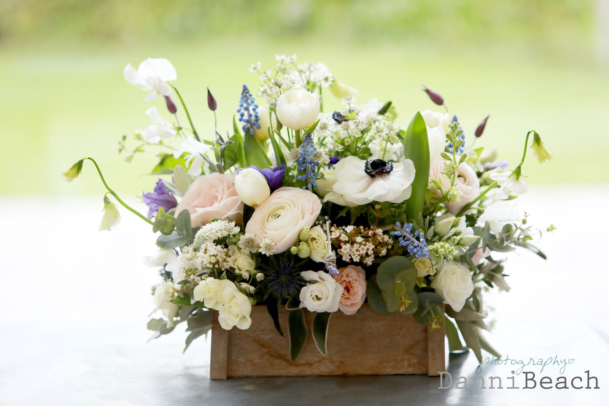 Seana's Flowers | Wedding Flowers Farnham, Surrey | Naturally arranged ...