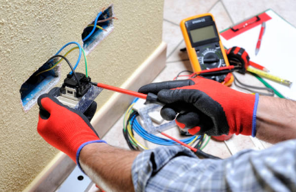 The Qualities to Look for When You Are Hiring an Electrician