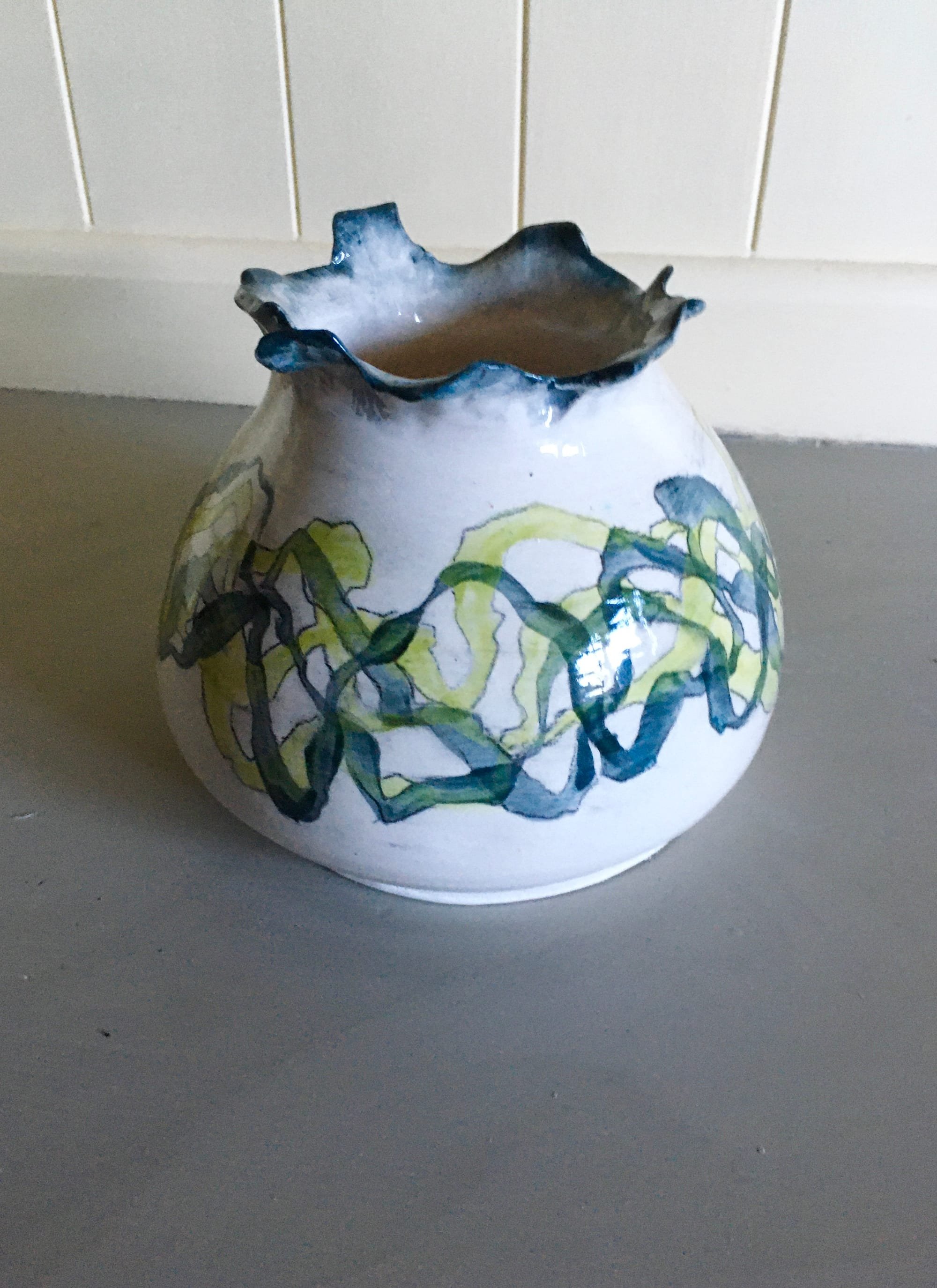Blue and green waves, round vase