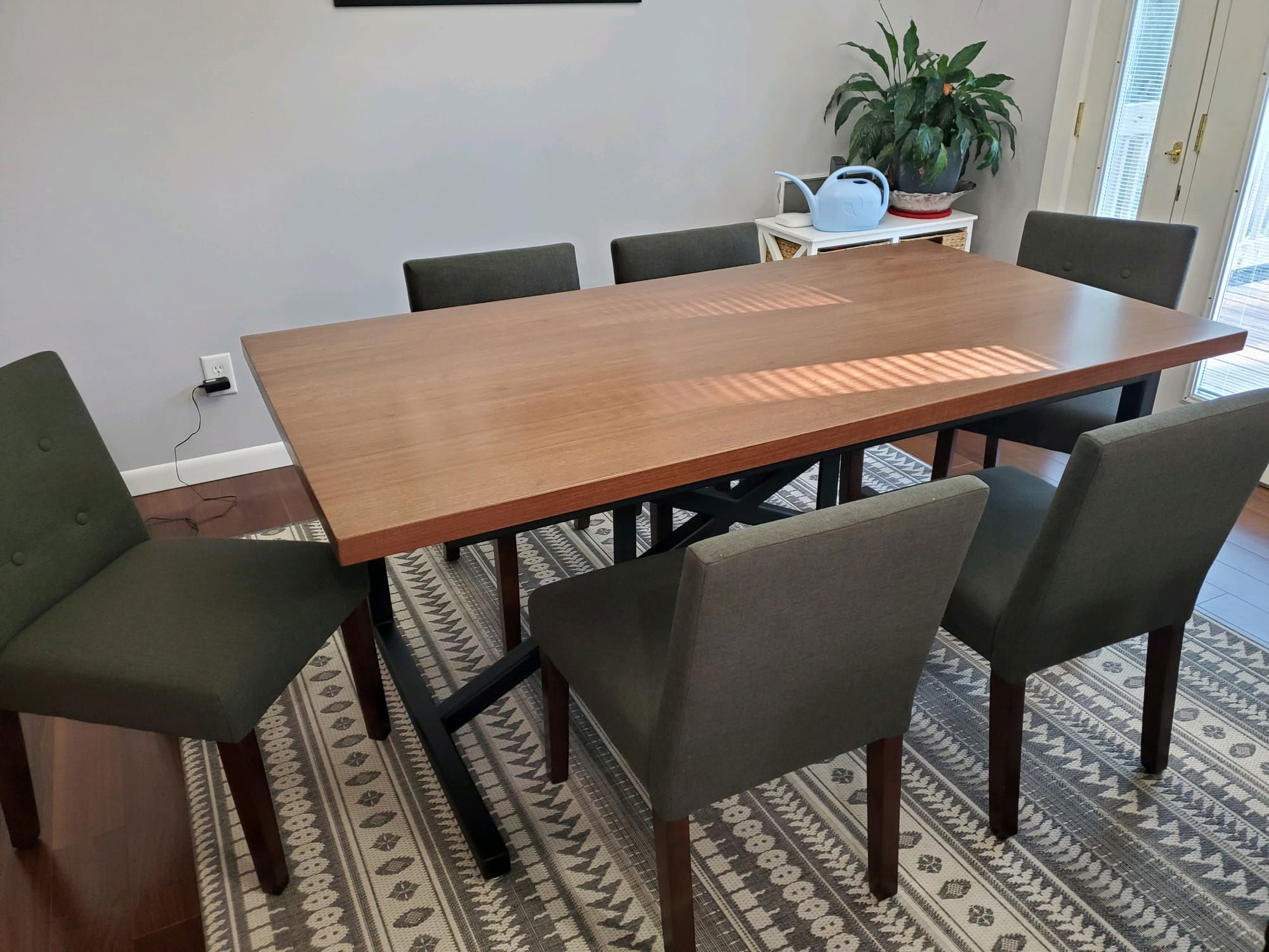 Dinning room table