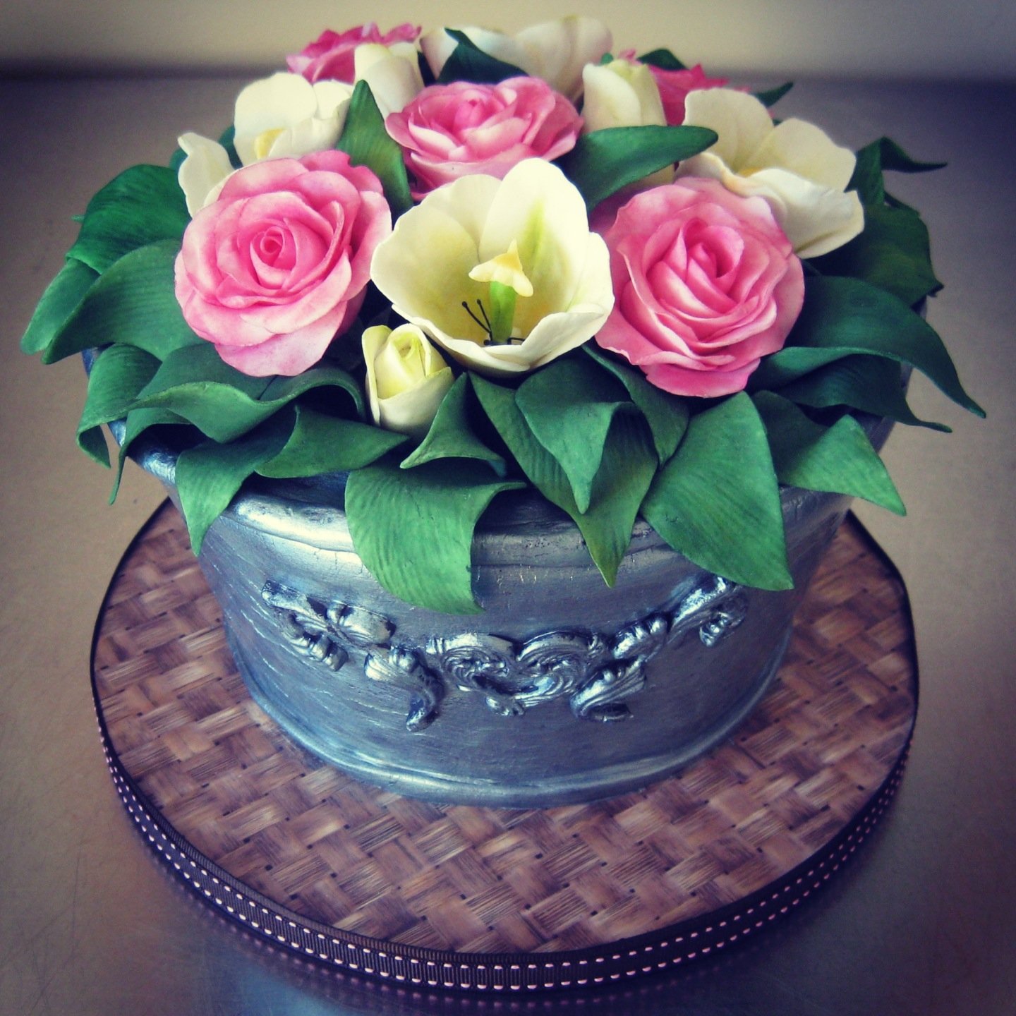 Bucket flower cake only 150k 📌 READY STOCK ❤️❤️❤️ | Instagram