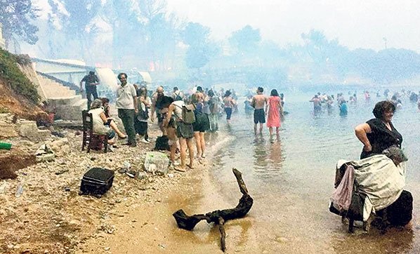 Yunanistan'daki yangında Yeni Buca kül oldu