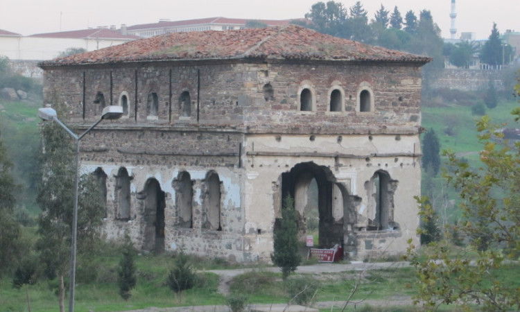 Kilise restore edilmeyi bekliyor