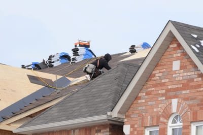 Some Of The Things That You Need To Consider When Hiring A Roof Contractor  image