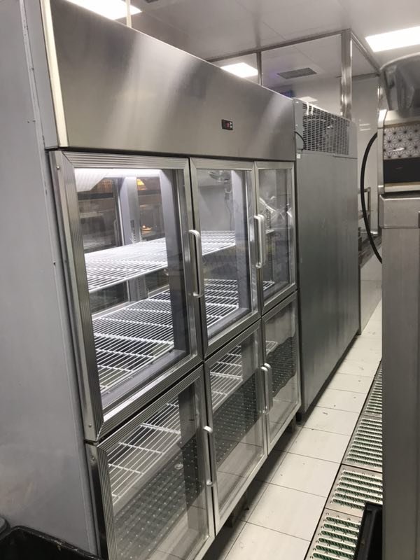 commercial refrigeration with glass door