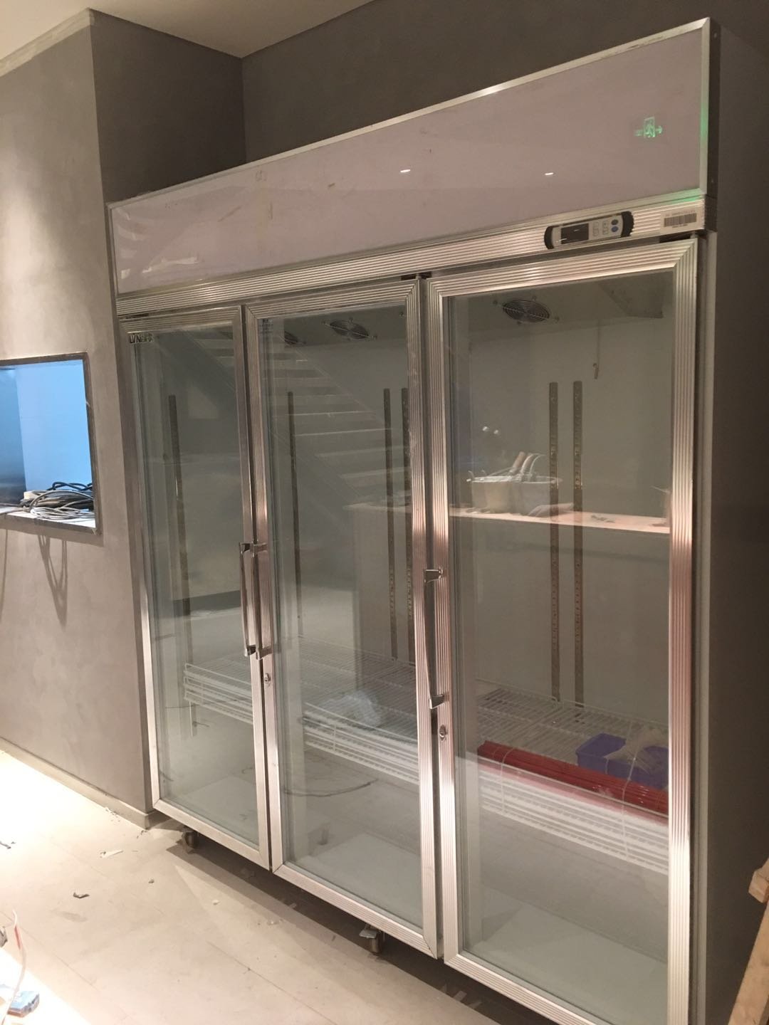 Glass door merchandiser freezers 丨true merchandising refrigerator