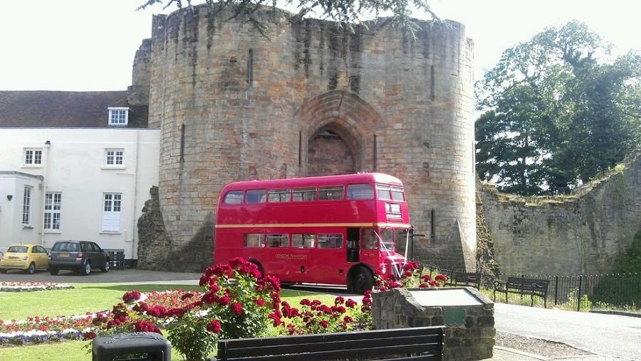 Routemaster in Front of Castle