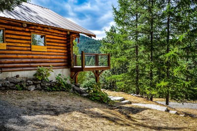 Tips for Choosing the Best Cabin Rentals image
