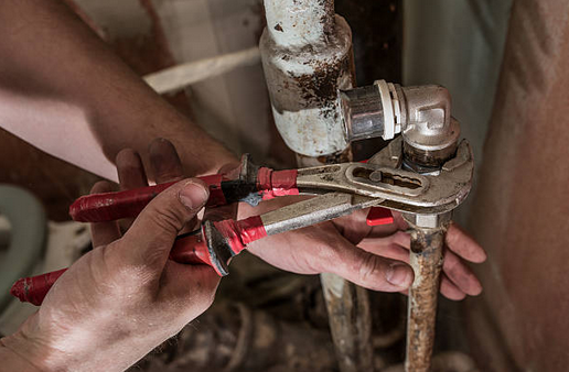 Advantages of Hiring Plumbing Services