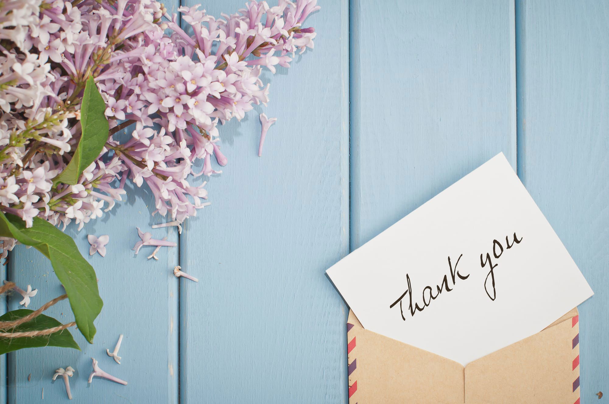 The Power of a Handwritten Thank You Note in Business