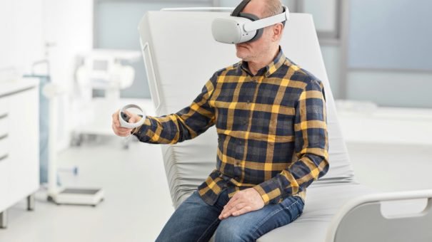 Fresenius introduces virtual reality-based training for dialysis patients at home.