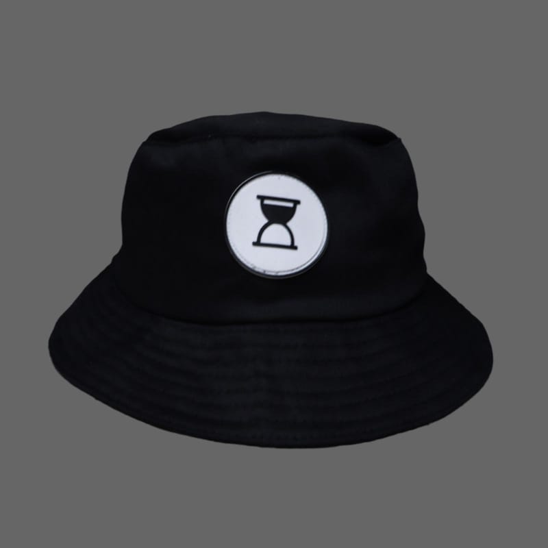 Total Demeanour Glastonbury Bucket Hat In Snow White.