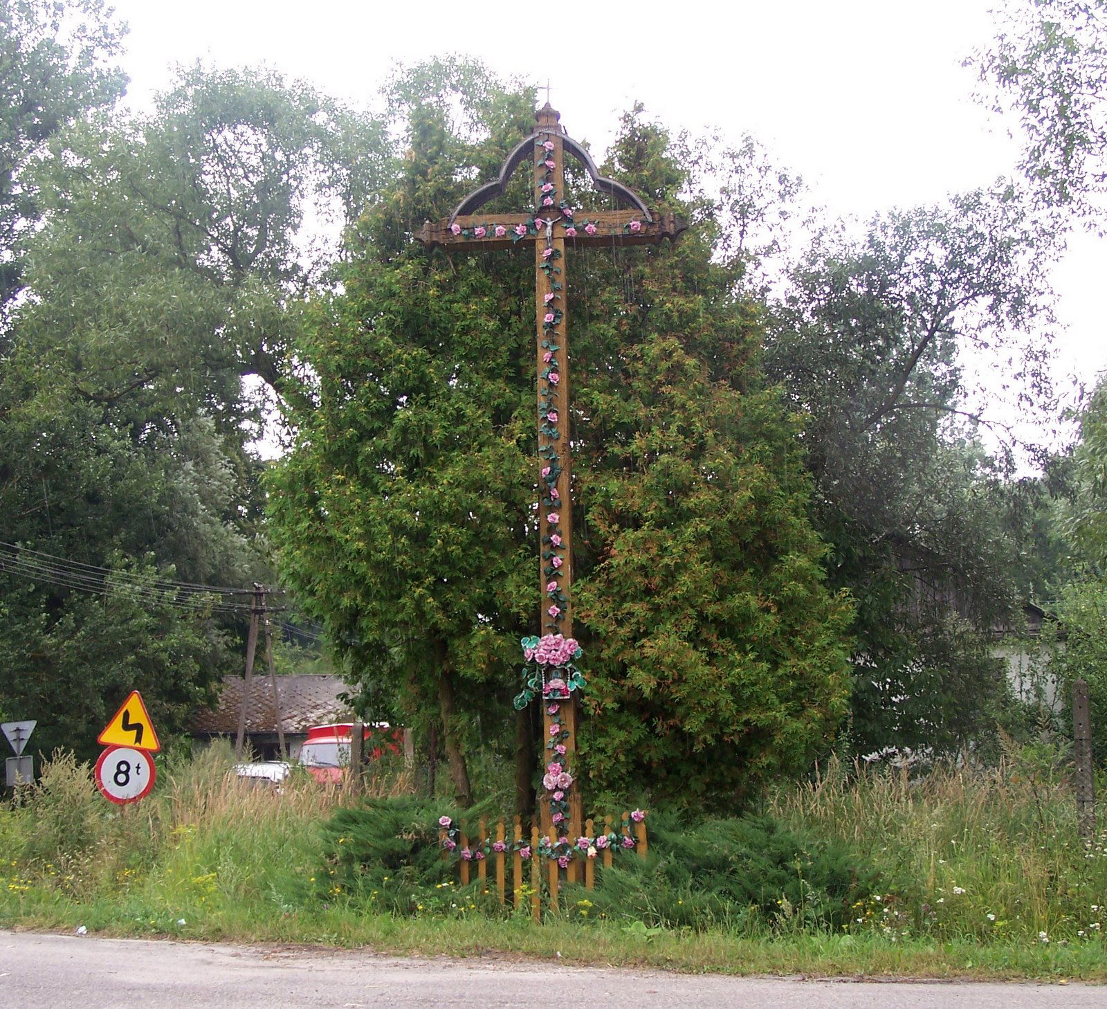 Krzyż w Częstoborowicach (do 2012 r.)