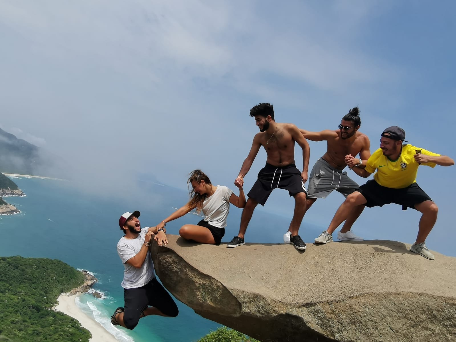 ריו הטרופית - סיור חופים לסלע הטלגרף
