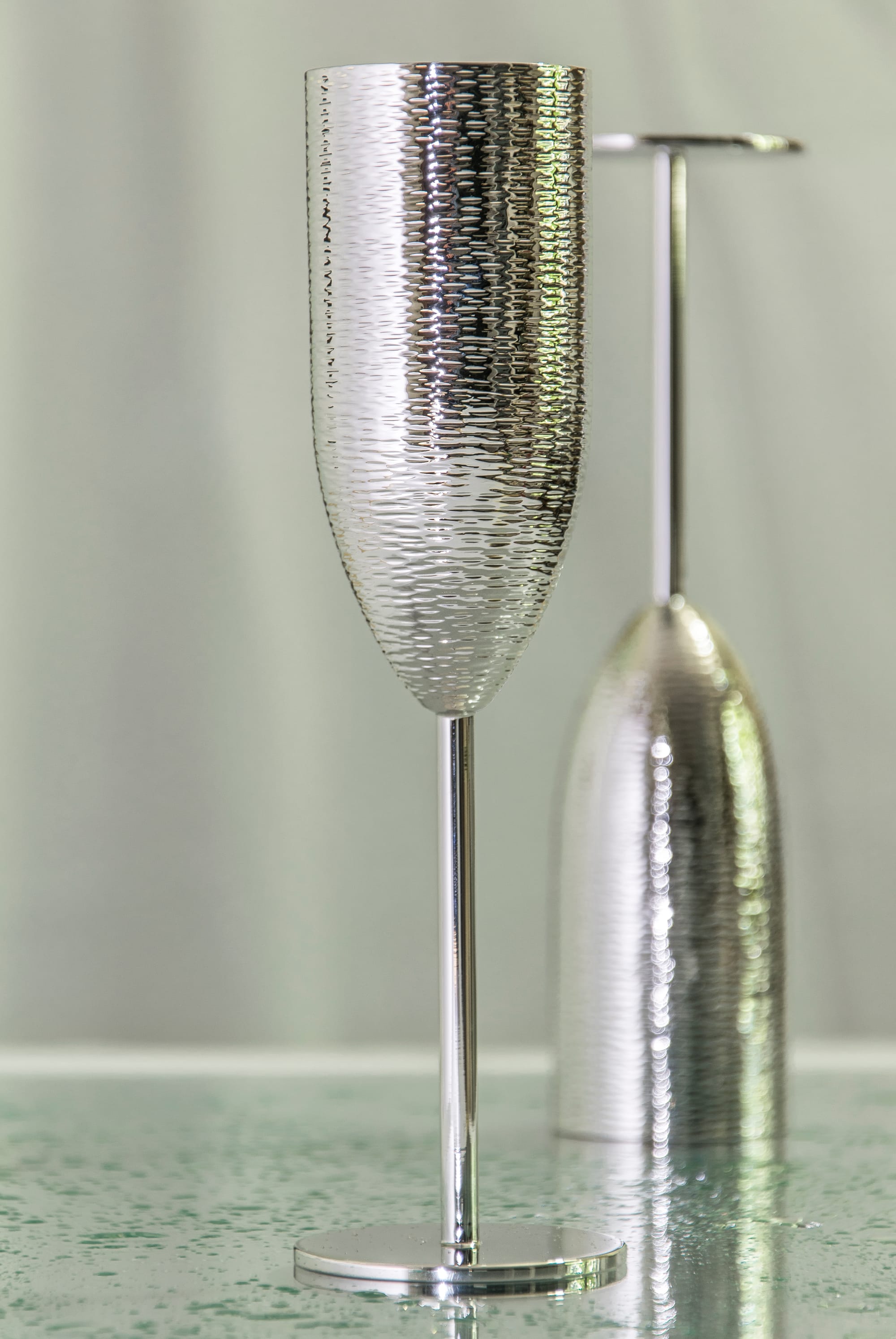 Bark effect silver champagne flutes