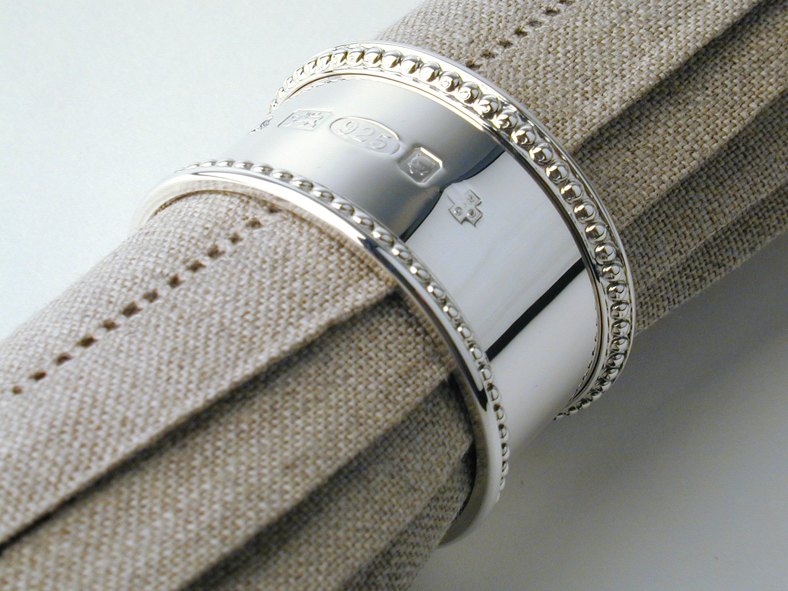 Bead pattern silver napkin ring