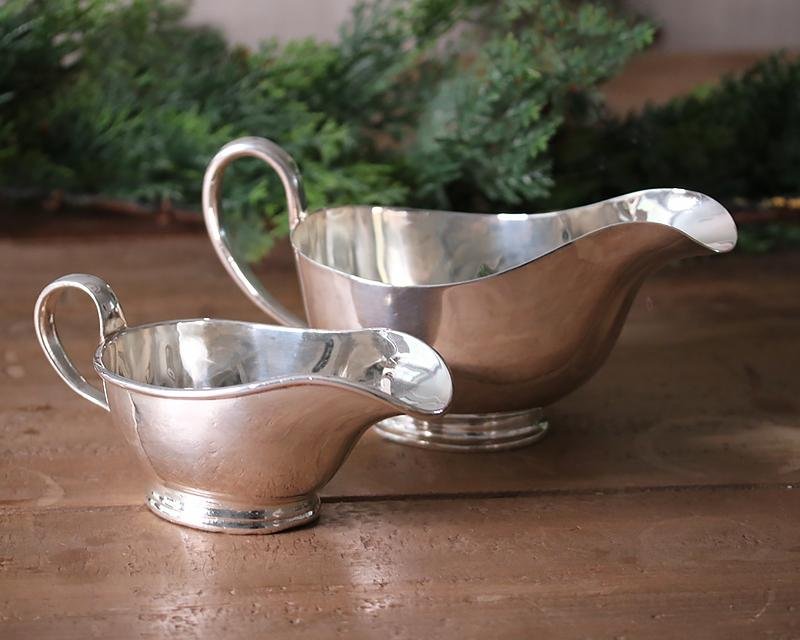 Silver-plated sauce or gravy boats