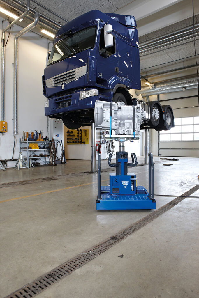 HGV Transmission Jack GGD150U, 15 tonnes