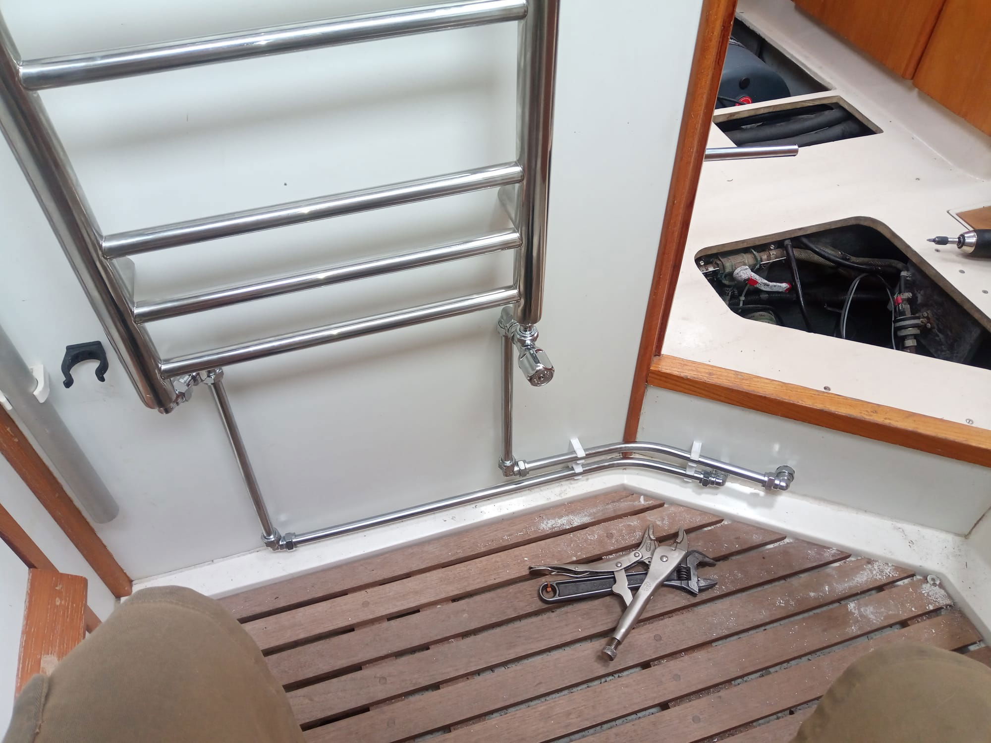Southerly 110 Towel rail install
