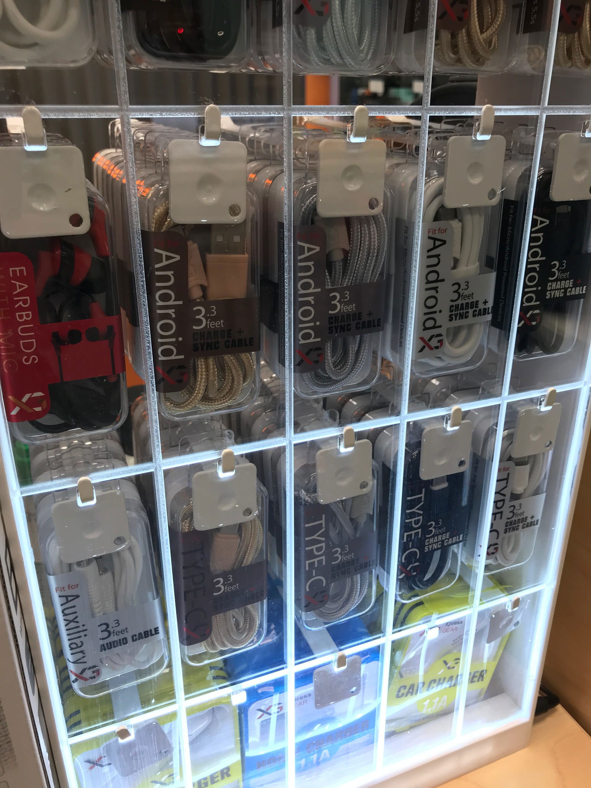 Acrylic Counter-top Cellphone Display with Door Hangers and LED Lights for Cellphone Accessories