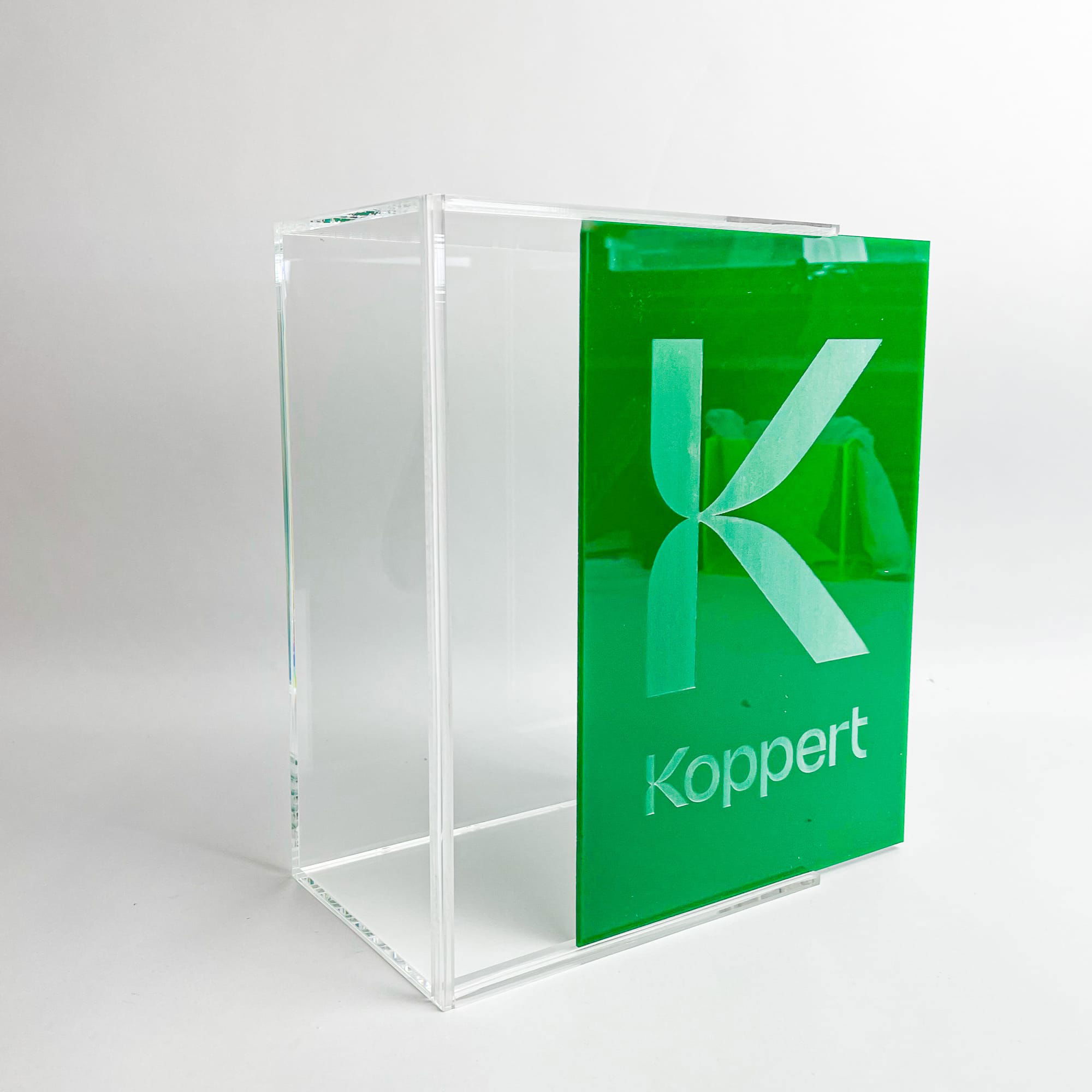 Green acrylic lid with laser engraving