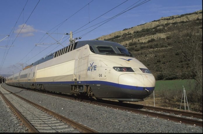 El AVE y la España vaciada de trenes convencionales