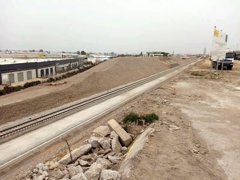 Las obras de integración ferroviaria del Puche, en Almería, abordan su fase final