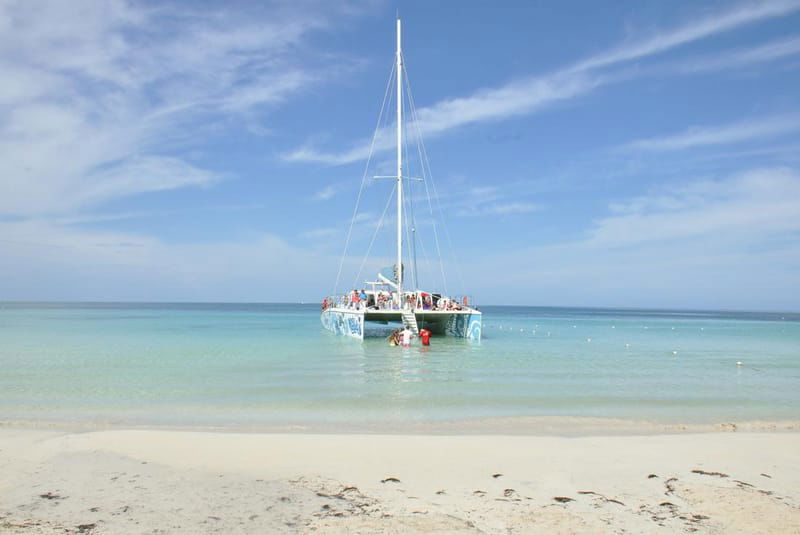 Negril 7 Mile Beach, Catamaran Ride and Ricks on the Cliffs