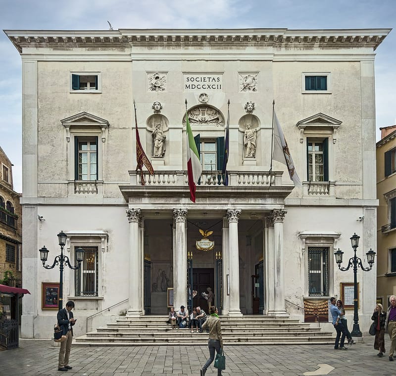 Tournée: Concerto al "Teatro La Fenice" di Venezia - Musikámera (Replica)