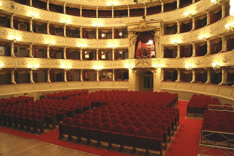 Tournèe: Concerto al "Teatro Sociale" di Como