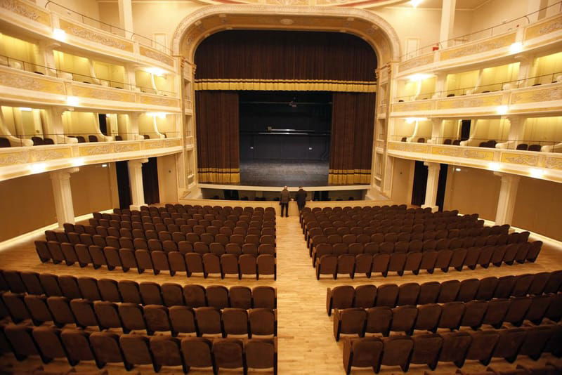 Tournée: Concerto al "Teatro Apollo" di Lecce
