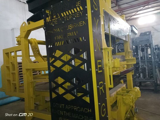 Machine de fabrication de brique de ciment occasion