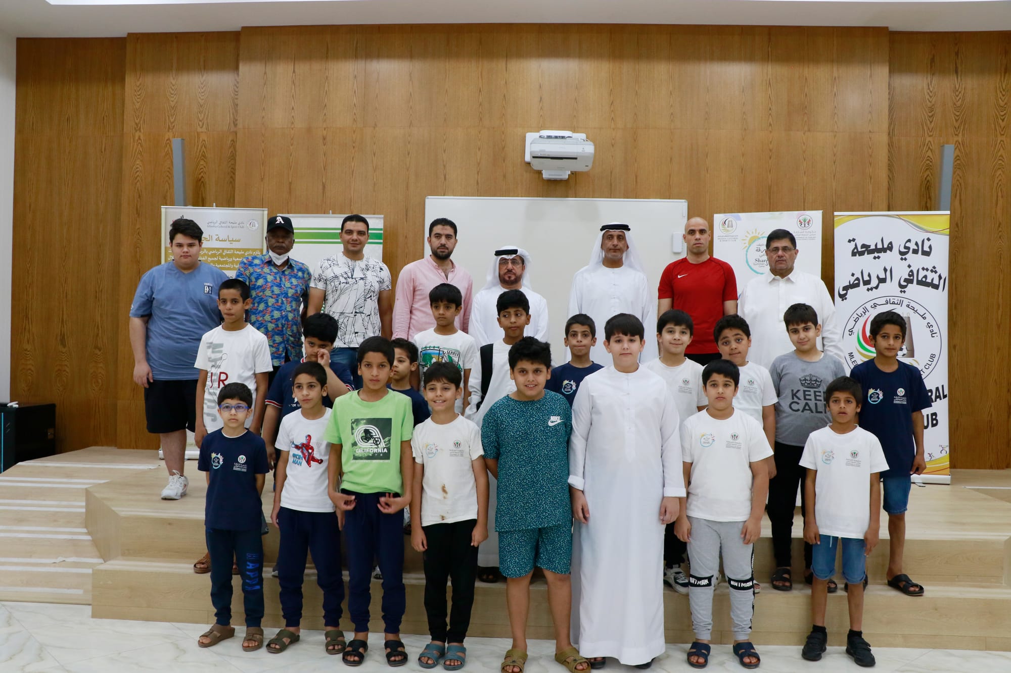 مشاركو النشاط الصيفي لنادي مليحة يتدربون على مهارة فن الإلقاء