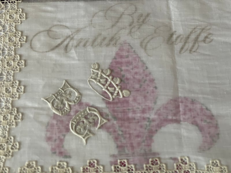 Ancien, très beau DRAP, en LIN. Avec MONOGRAMME (D'occasion) à Le Locle