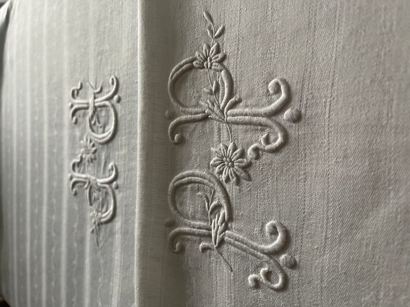 Nappe brodée à vos initiales lin/coton bio 180x350cm - Villa Farese