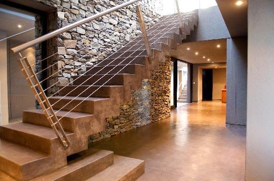 Best Ways to Utilize the Space under the Staircases