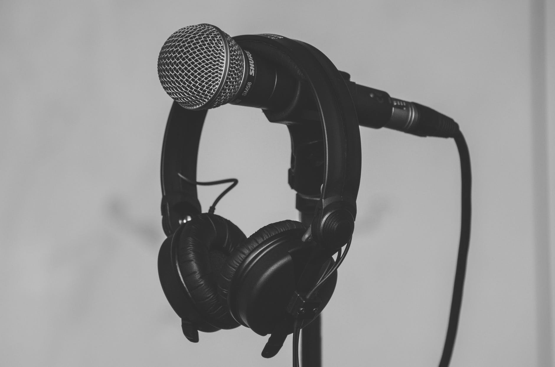 Can't Find the Right Headphones for Your Studio? Here 's the Checklist!