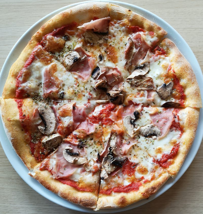 PIZZA PROSCIUTTO COTTO E FUNGHI (500 gr)