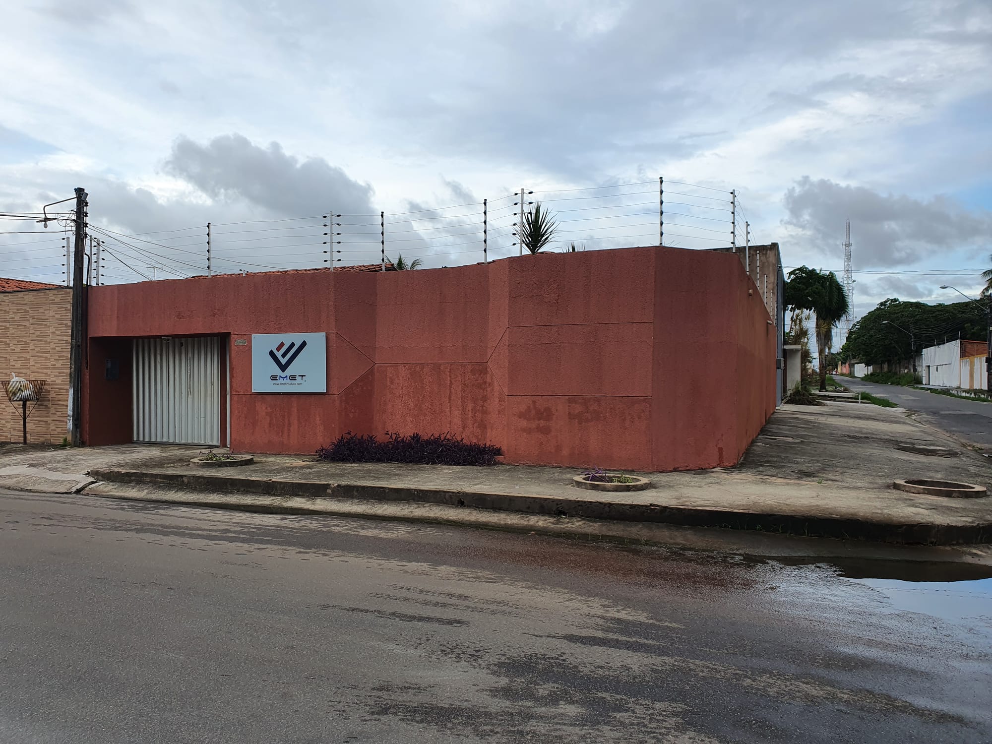 EMET INSTITUTO SÃO LUÍS