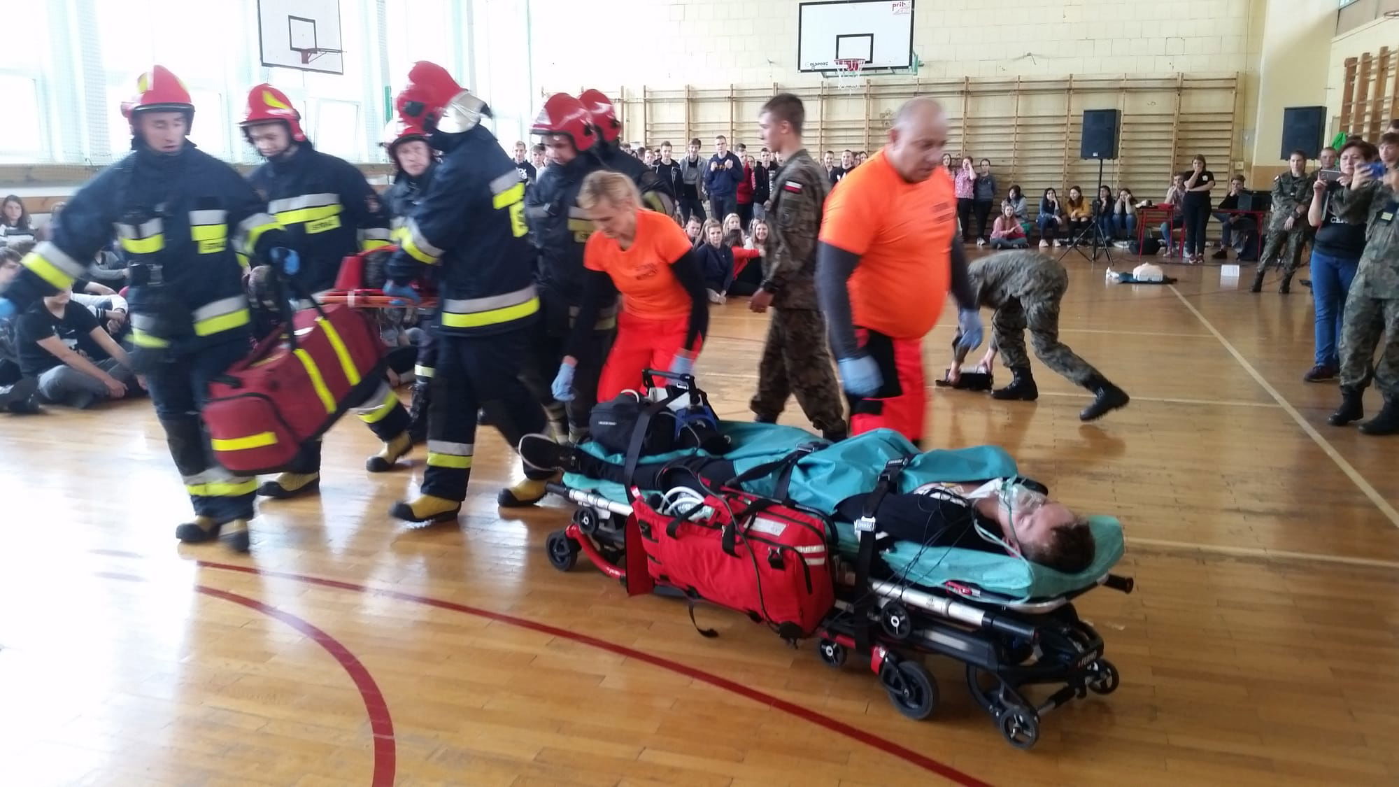 Pokaz pierwszej pomocy z użyciem AED i służb ratunkowych 2018