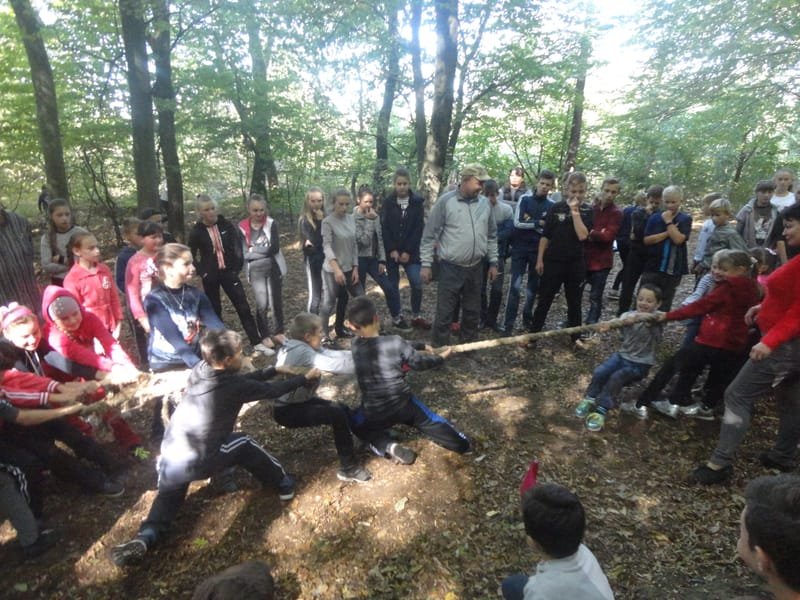 28 вересня учні Берегівської школи разом з вчителями традиційно відзначили Всесвітній день туризму, відправившись по відомому і улюбленому маршруту- у Королинський ліс.