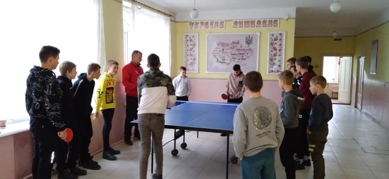 турнір  з настільного тенісу на першість школи серед учнів 5-9 класів.