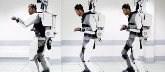 Une neuroprothèse inédite permet à un patient tétraplégique équipé d’un exosquelette de se mouvoir / New neuroprosthesis allows a quadriplegic patient with an exoskeleton to move