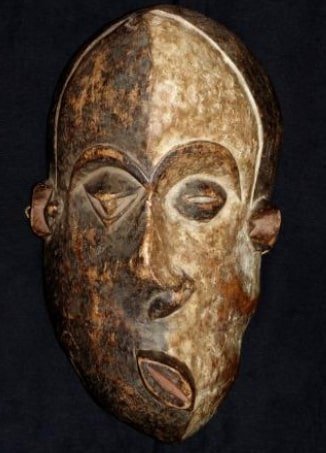 La difformité faciale dans l'art Africain traditionnel.