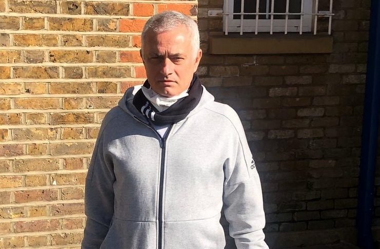 Jose Mourinho Keluar Rumah Untuk Membantu Panti Jompo