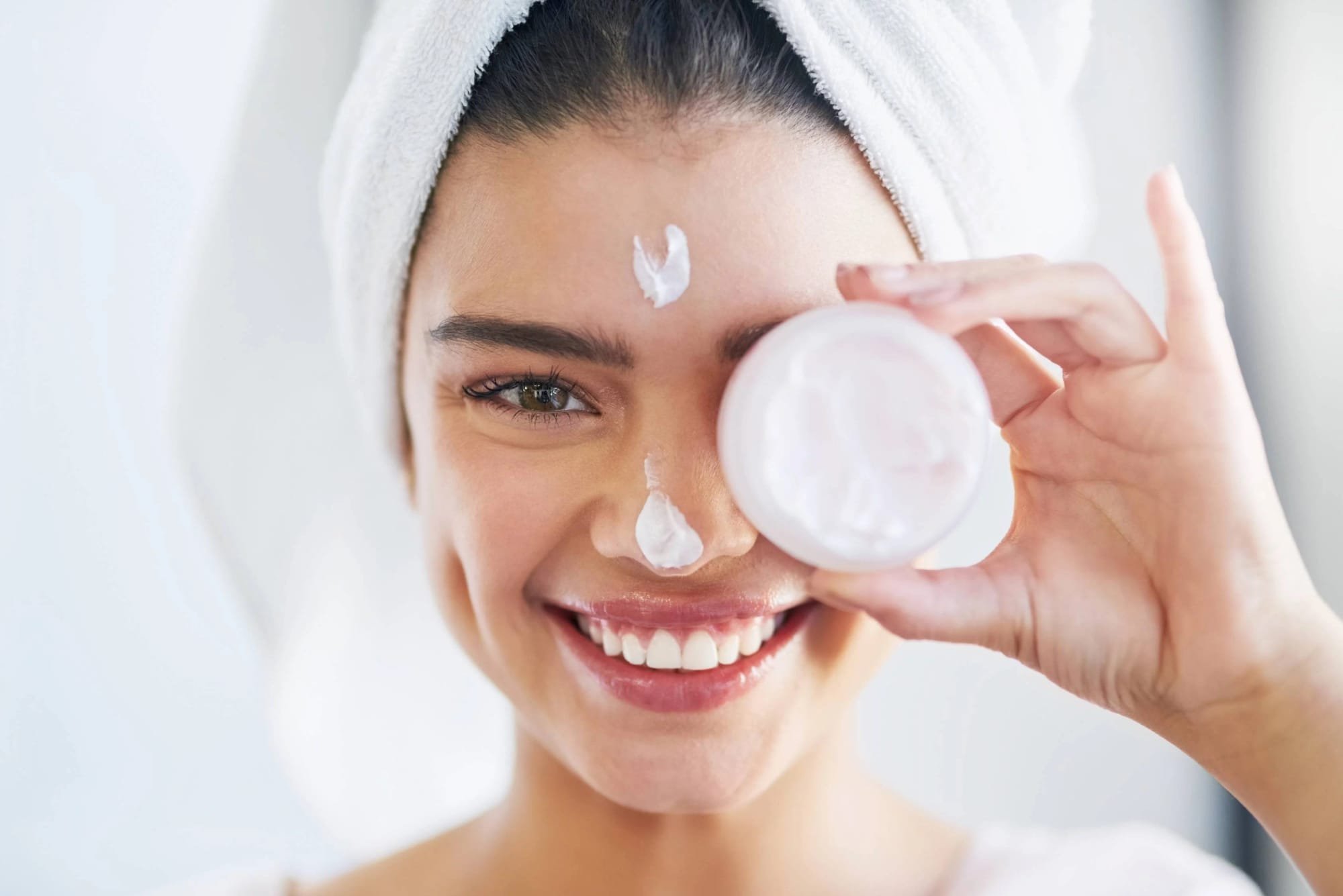 Top 10 Tips to Follow a Simple Yet Effective Skincare and Beauty Routine!
