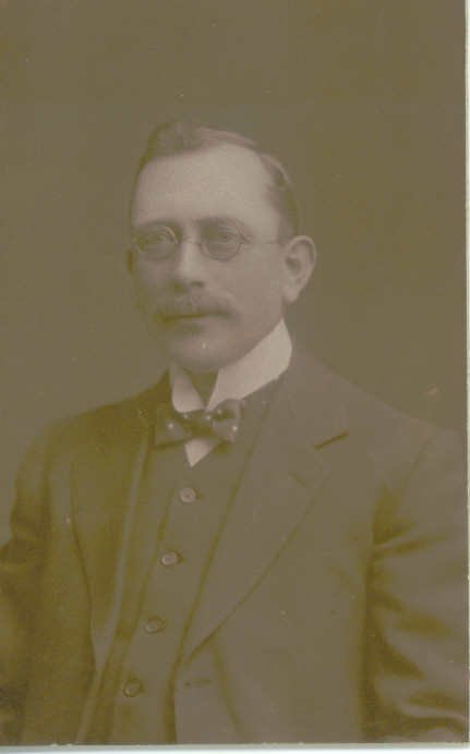 1899 Mr Daniels