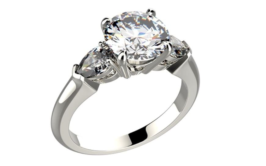 Do you want an engagement ring for Moisan?