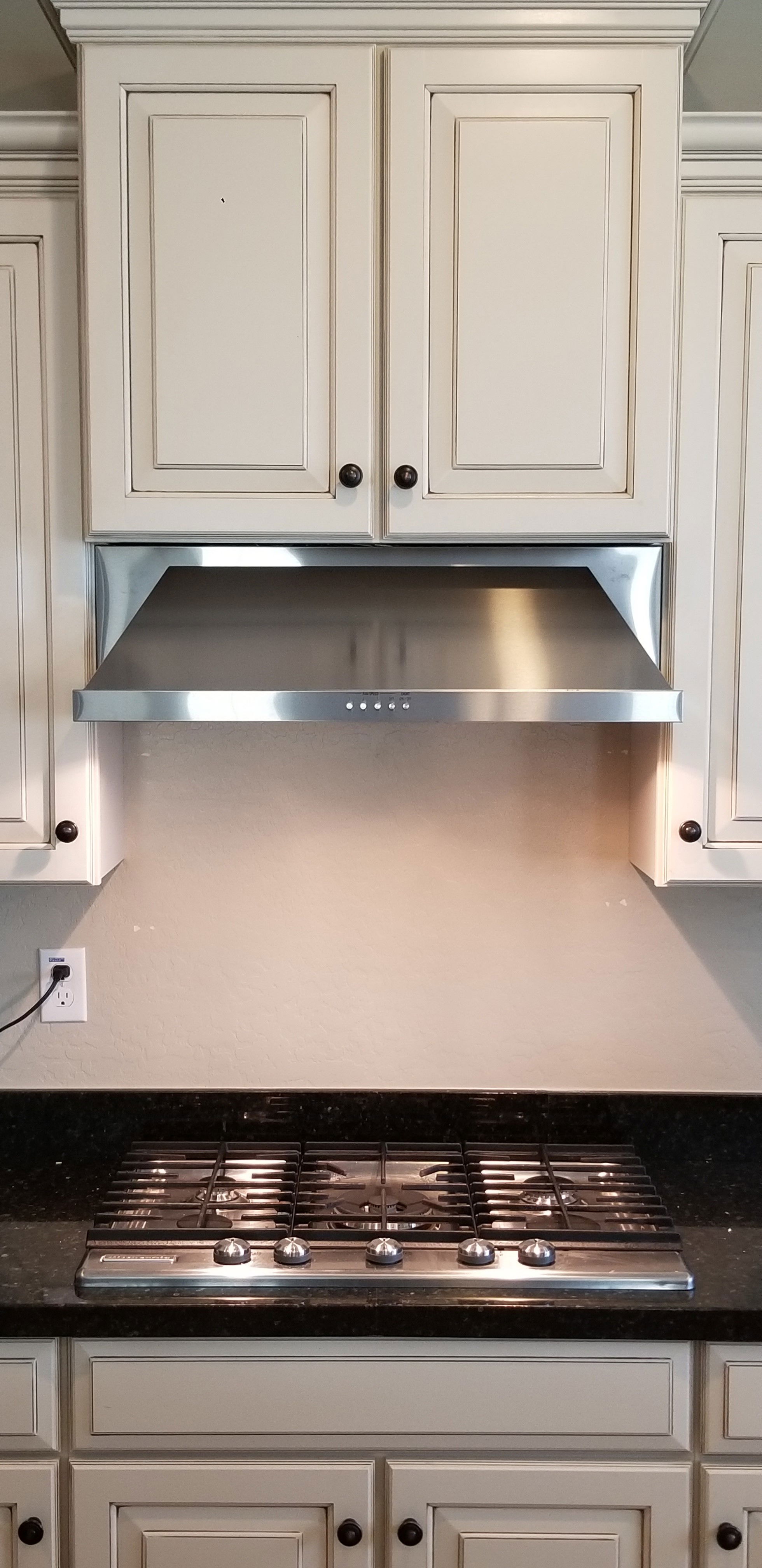 under cabinet vent hood/gas cooktop install combo $175